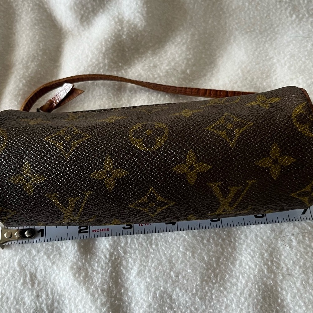 Authentic Louis Vuitton Monogram Vintage Mini Papillon - Picture 7 of 9